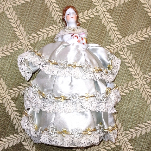 Vintage  Pin Cushion Doll in Sage Green Silk - Picture 2 of 7